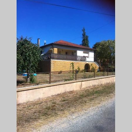 Hippo-Gite Biron  Exterior photo